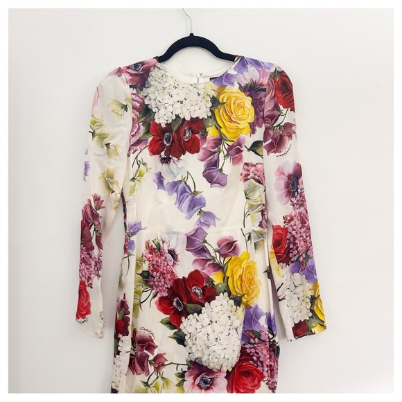 DOLCE & GABBANA Floral print stretch silk sheath dress cream/ purple EUC sz 42 - Picture 4 of 10